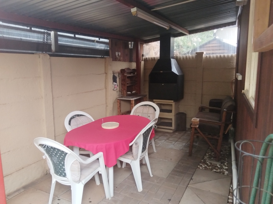 1 Bedroom Property for Sale in Langenhovenpark Free State